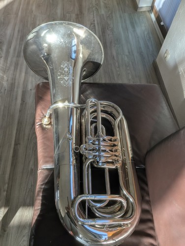 Tuba amati kraslice - in,