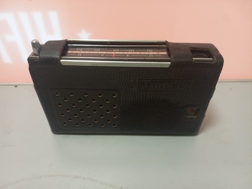 Sowjetisches taschenradio - sowjetisches,