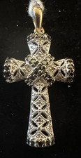 333/ 8KT Anhänger, Kreuz, 44 Diamanten, weiß und schwarz 0,34 ct