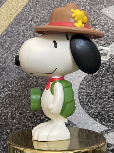 Donalds happy meal peanuts - happy,