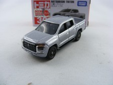 Mitsubishi Triton in silber