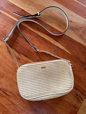 Kleine Umhängetasche +TOP+