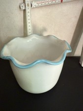 Übertopf / weiß mit Blauen Gewellten Rand