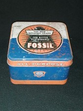 Alte Fossil-Blechbox in