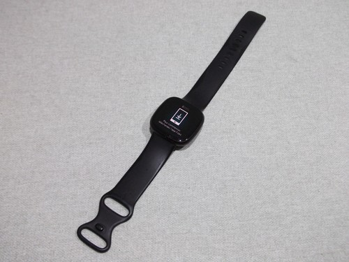 Fitbit versa smartwatch - 3,