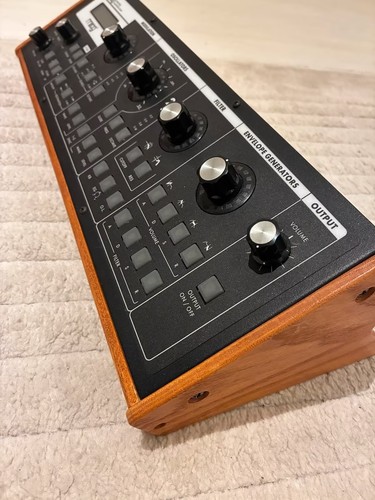 Moog slim phatty mit holz - slim,