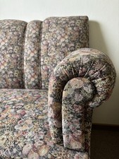 Schönes gemütliches altes Oma-Sofa / Couch