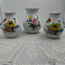 3 Stk. Triptis Porzellan Vasen