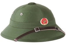 Tropenhelm mit Abzeichen