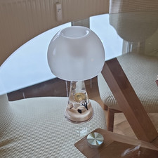 Moderne tischlampe mit rundem - moderne,