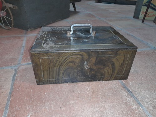 Alte schwere metallschatulle - alte,