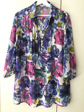 Zarte Bluse, Gr. 42, Pecci, langärmlig Pastellfarben, Blüten, durchscheinend, bu