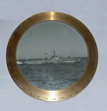 Messing-Skalenring von einen Kompass mit Foto eines Räumboot, Bundesmarine,
