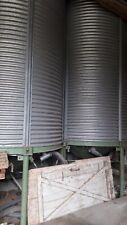 Zwei Getreidesilo aus Metall, 6m hoch 2m im Durchmesser, ca. 20kubikmeter.