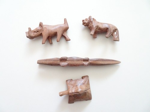 Handgeschnitzte holzfiguren - handgeschnitzte,