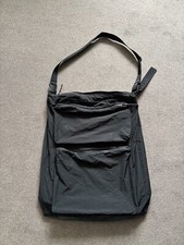 Tasche von rundholz black label in schwarz