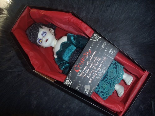 Mezco living deat doll gypsy - doll,