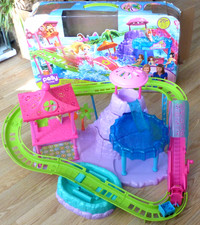 Polly Pocket Wasserpark Vergnügungspark Achterbahn Wasserpark MATTEL