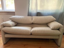 tolles Cassina Sofa Modell Maralunga  kleiner 2 Sitzer
