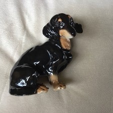 Alter Porzellan Dackel. Vermutlich 20er oder 30er Jahre. Dackelfigur