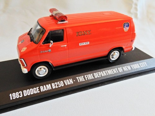 Greenlight 1983 dodge - greenlight,