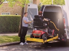 ROLLSTUHLLIFT oder LADELIFT PKW LKW HEBEBÜHNE LIFT ROLLSTUHLHEBEBÜHNE HEBELIFT