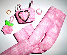 %***Original Barbie Deluxe Style*Kleidung*Top*Hose*Halskette*Armreif*Tasche***%