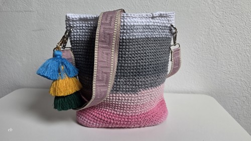 Handgehäkelte beuteltasche - ​handgehäkelte,