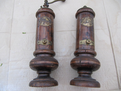 Antike pfeffermühle und - pfeffermühle,