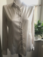 Festliche, seidige, altweisse