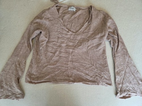 Süßer rosa strickpulli mit - strickpulli,