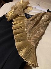 Abendkleid: VERA MONT seitliches Schößchen,hochgeschlitzt,Schwarz/Gold Brokat,38