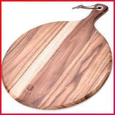 Pizzateller und Pizzabrett aus