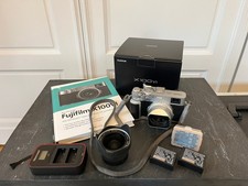 Fuji X 100 VI, silber, Komplett-Set mit großem Zubehörpaket, wie nagelneu!