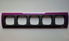 Gira Abdeckrahmen 5fach Aubergine, Zwischenrahmen Anthrazit 