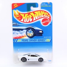 Hot Wheels 1995 - BLUE CARD COLLECTOR - JAGUAR XJ220 - PEARL DRIVER
