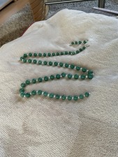 Kette aus Perlen, Jade und