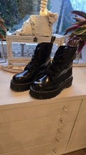 Dr. Martens Molly Plateau