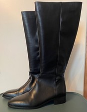 schwarze zeitlose Glattleder