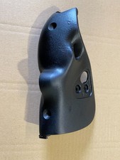 1 Gussteil für Saab 900 Cabrio für den  Frontscheibenrahmen (F2)