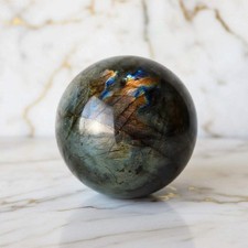 Labradorit Kugel 8,5 cm –