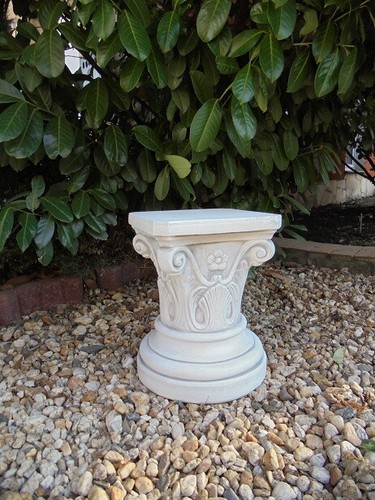 Säule sockel im - säule,,