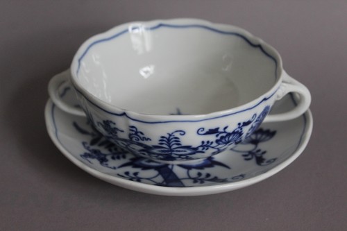 Suppentasse mit untertasse - suppentasse,
