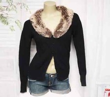 Schwarze H&M Fellkragen