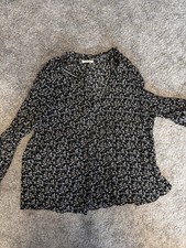 Damenpullover mit Muster von