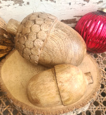 Eichel Zapfen beige braun