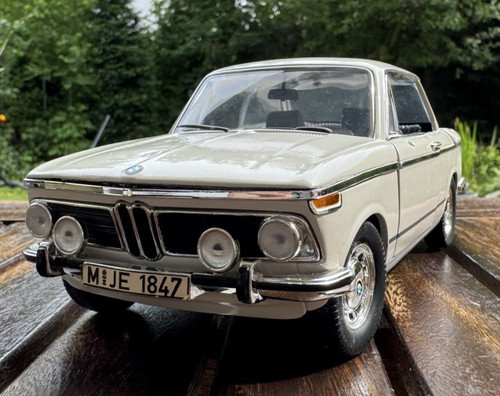 Bmw 2002 weiß - bmw, modellauto