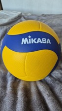 Mikasa V300W aus PU-Leder