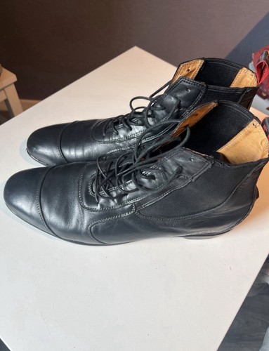 Schwarze lederstiefeletten von - lederstiefeletten,