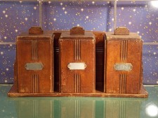 antikes französisches Wand Regal mit 3 Vorratsdosen aus Holz aus der Normandie